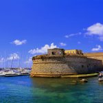 Trend vacanze 2026 in Sardegna e Puglia: glamping sul mare